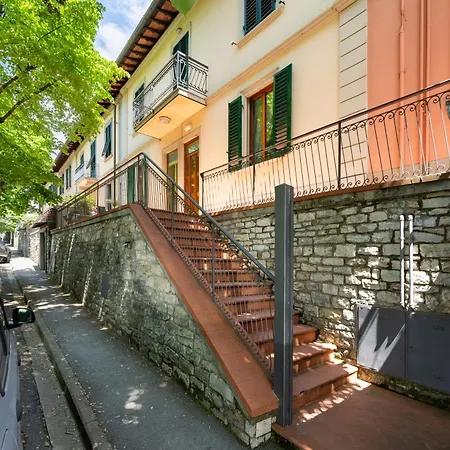 Con Terrazza Nel Centro Di Daire *