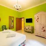 Con Terrazza Nel Centro Di Apartman