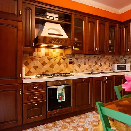 Con Terrazza Nel Centro Di Apartman